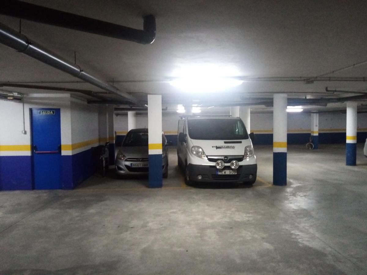 With Spacious Terrass And Rooftop Apartament *
